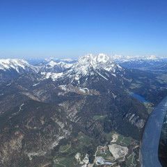 Flugwegposition um 13:47:05: Aufgenommen in der Nähe von Gemeinde Kirchbichl, Kirchbichl, Österreich in 2136 Meter